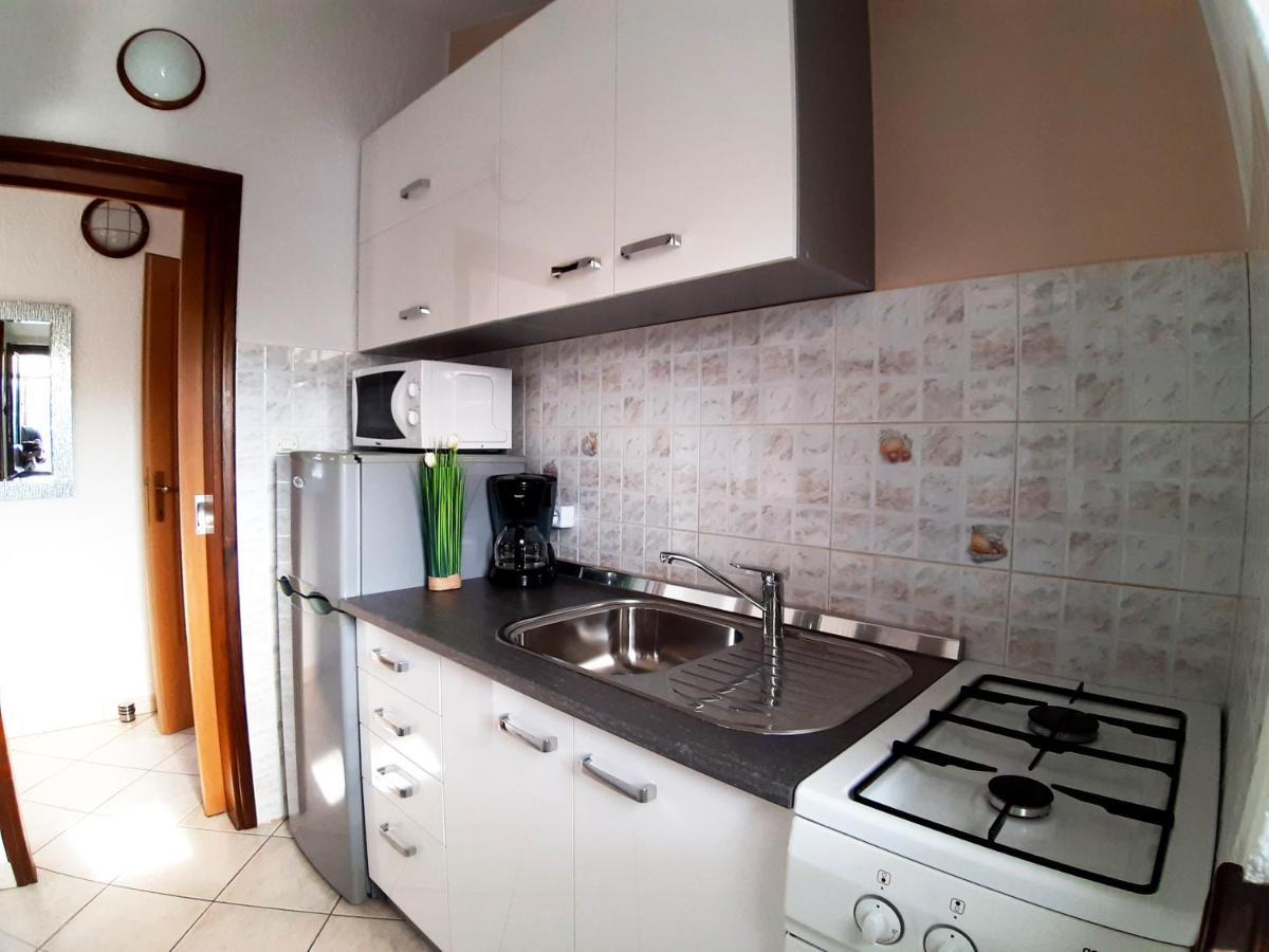Apartment With A Parking Space - 2285 Porec